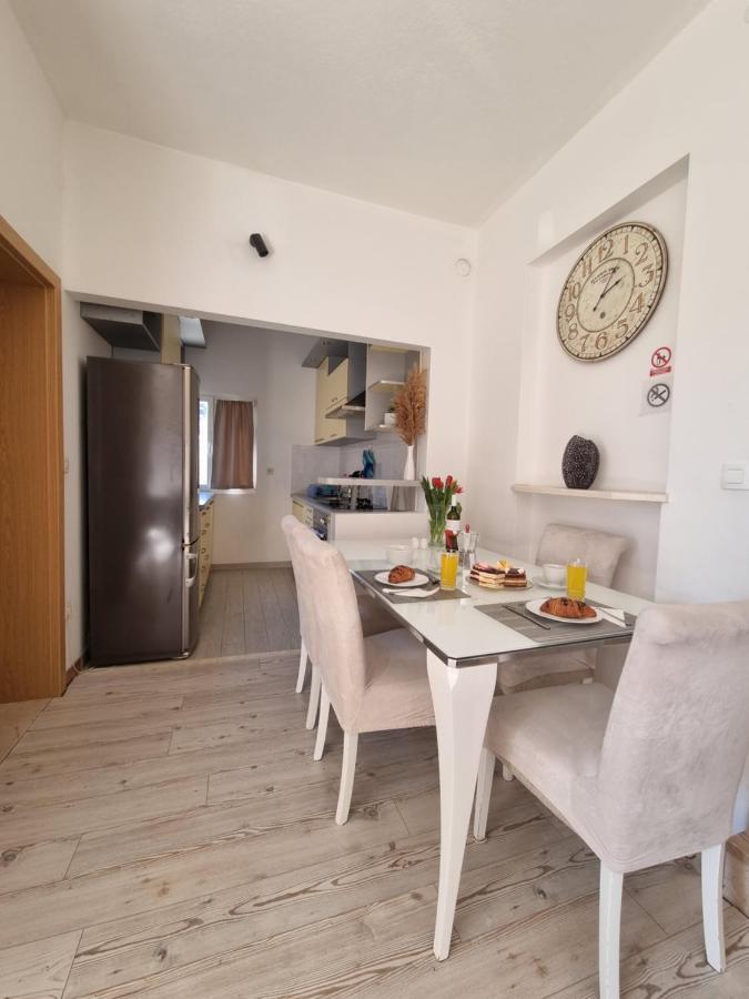 Bruno'S Poolside Apartments - Near Beach Trogir Exteriér fotografie