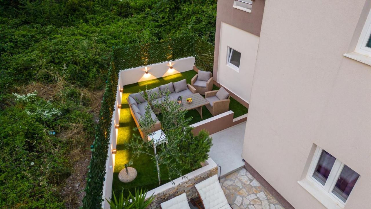 Bruno'S Poolside Apartments - Near Beach Trogir Exteriér fotografie