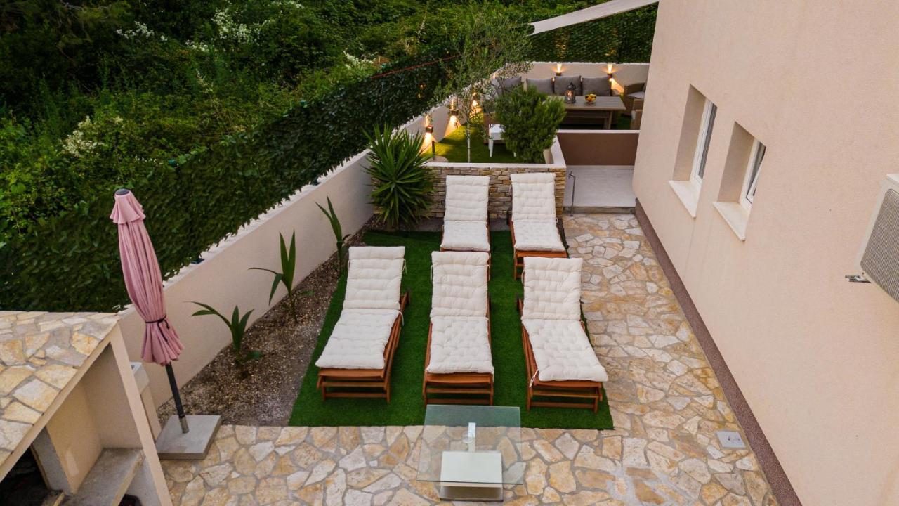 Bruno'S Poolside Apartments - Near Beach Trogir Exteriér fotografie