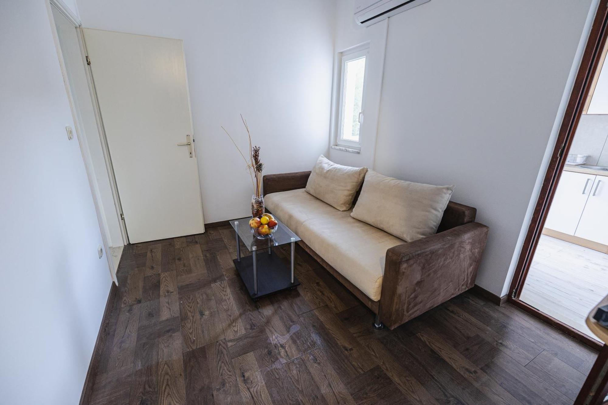 Bruno'S Poolside Apartments - Near Beach Trogir Exteriér fotografie