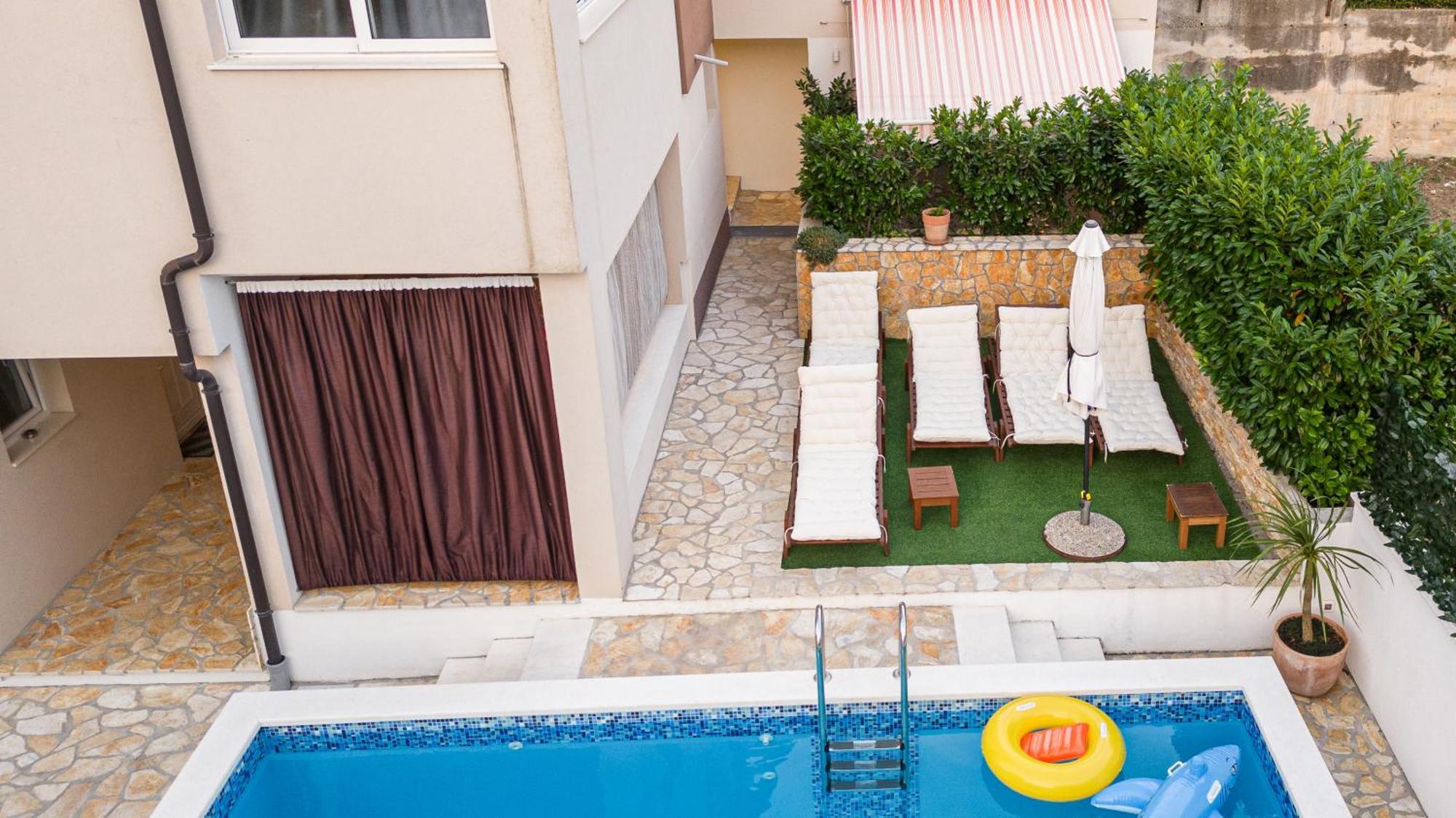Bruno'S Poolside Apartments - Near Beach Trogir Exteriér fotografie